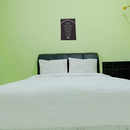 Oyo Life 2508 Alba Suites Homestay Syariah Tulungagung Extérieur photo