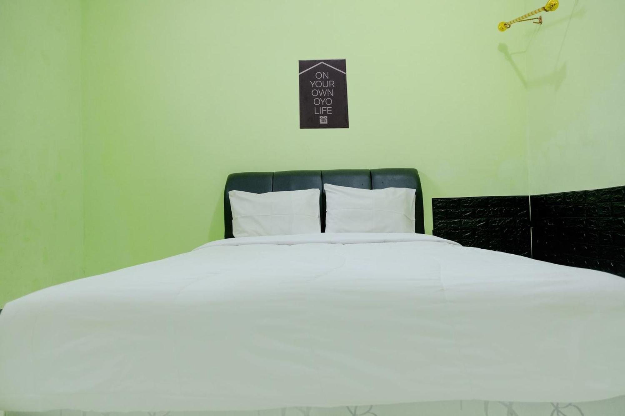 Oyo Life 2508 Alba Suites Homestay Syariah Tulungagung Extérieur photo