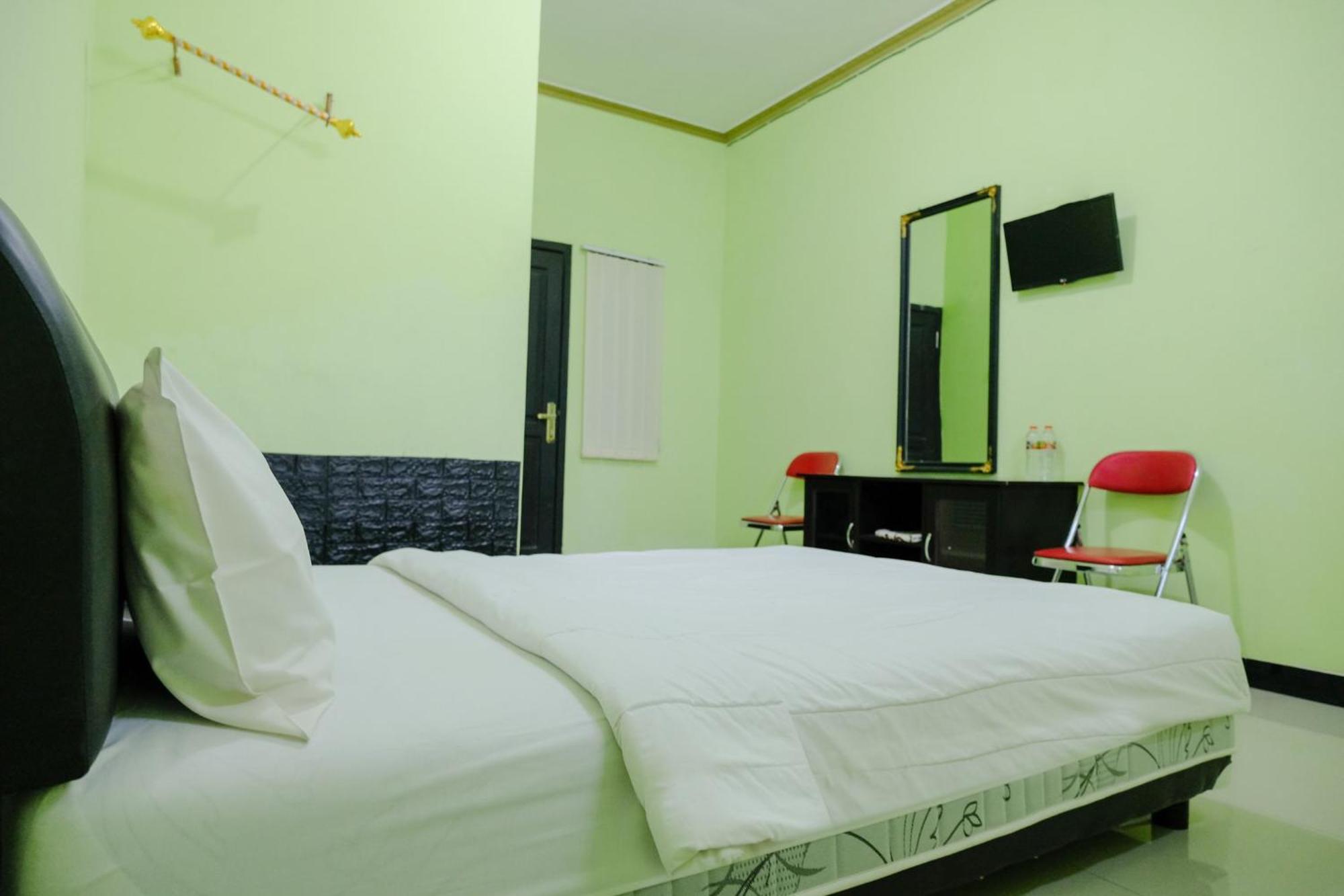Oyo Life 2508 Alba Suites Homestay Syariah Tulungagung Extérieur photo