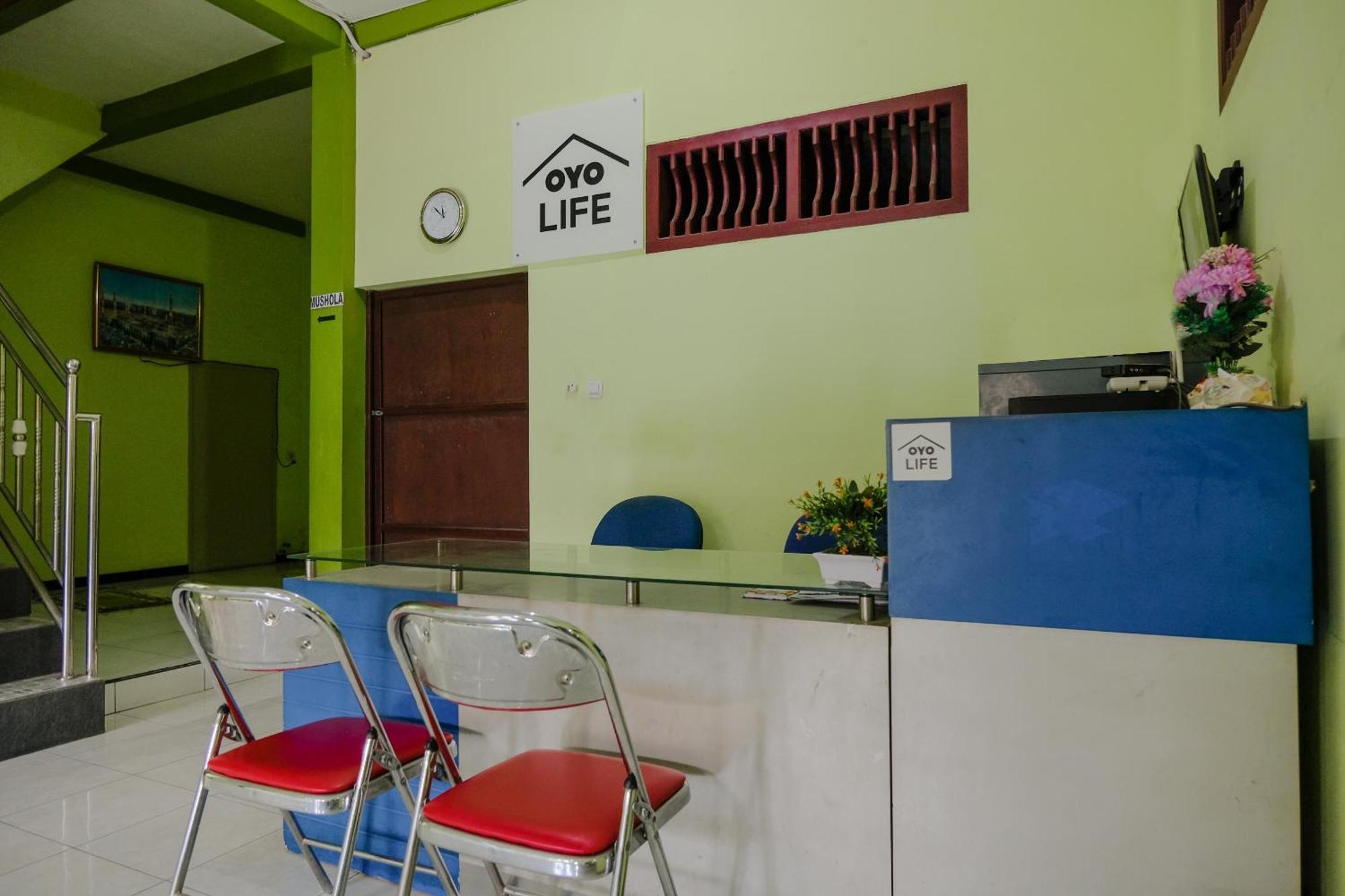 Oyo Life 2508 Alba Suites Homestay Syariah Tulungagung Extérieur photo