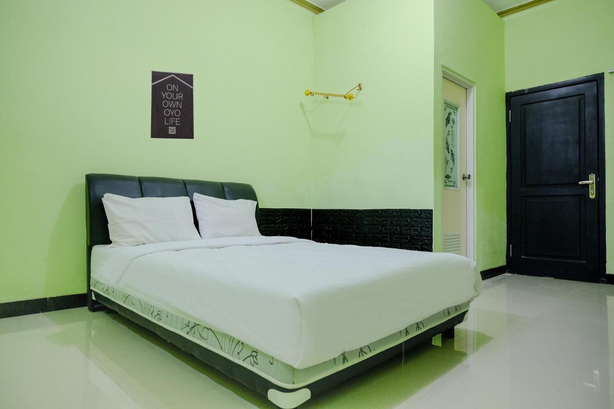 Oyo Life 2508 Alba Suites Homestay Syariah Tulungagung Extérieur photo