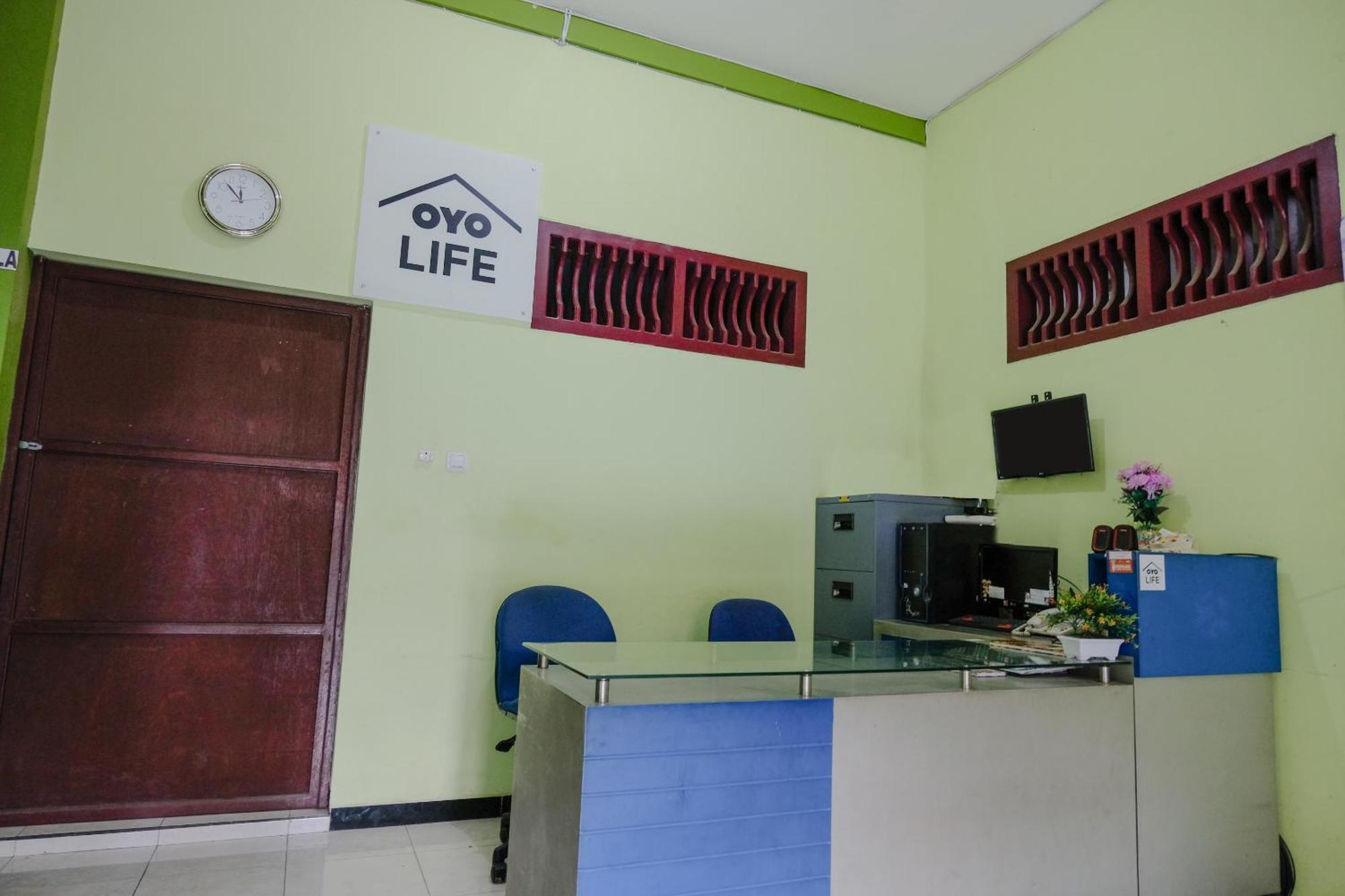 Oyo Life 2508 Alba Suites Homestay Syariah Tulungagung Extérieur photo